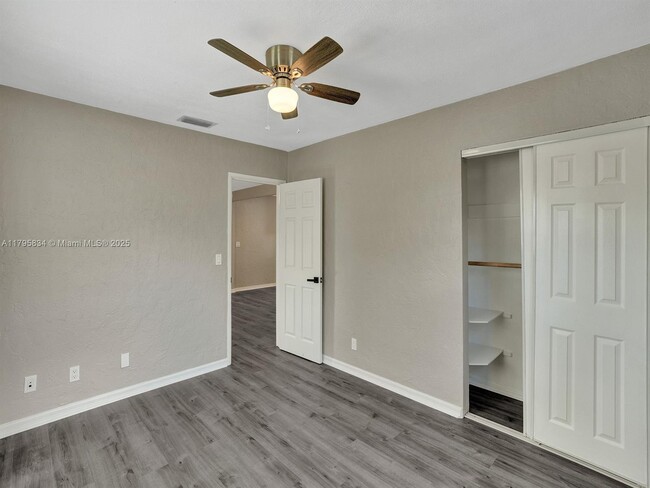 Building Photo - 5701 Farragut St