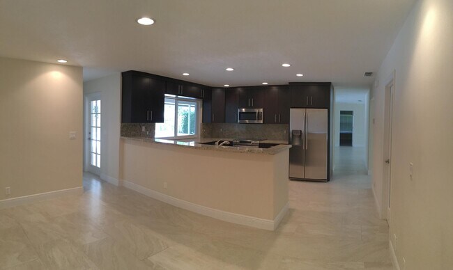 Building Photo - 6593 Serena Ln