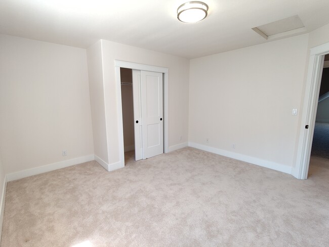 Building Photo - 2211 Morency Dr