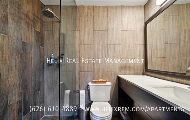 Building Photo - 7322 Marina Pacifica Dr N