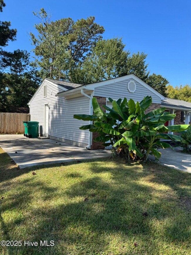 Building Photo - 502 Dale Ct