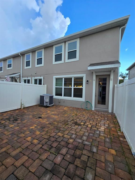 Building Photo - 8642 Vedder Ln