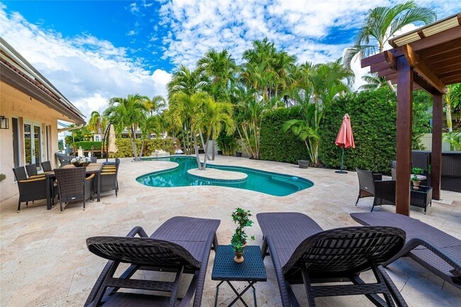 Building Photo - 2519 Barcelona Dr