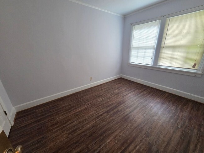 Building Photo - Lakebottom Park 2Bedroom