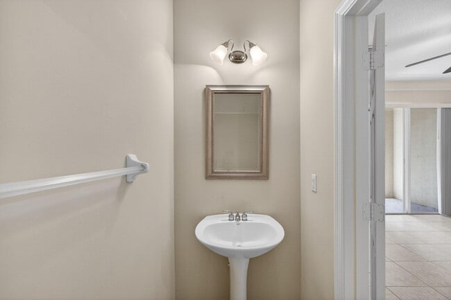 Building Photo - 4991 Bonsai Cir