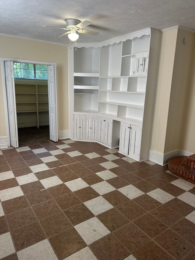 Building Photo - 205 Wildwood Terrace