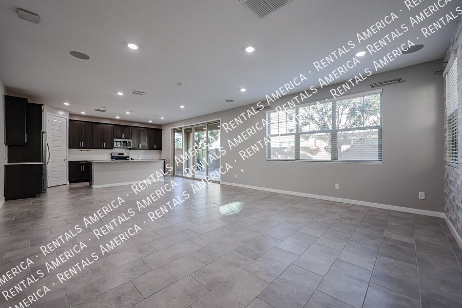 Building Photo - 1026 E Weatherby Way