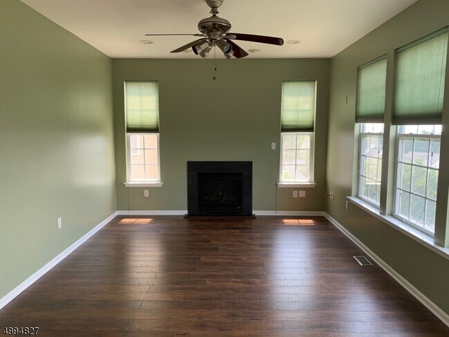 Building Photo - 297 Winding Hill Dr