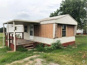 Building Photo - Partial Utilities Included • 2 Bed/ 1 Bath...
