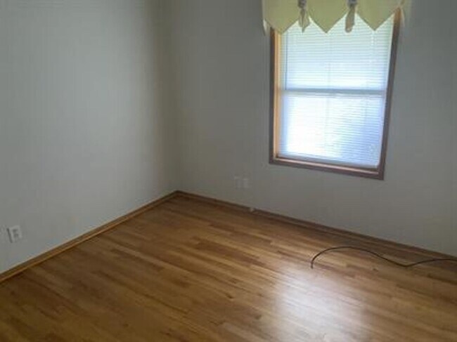Building Photo - Charming 3 Bedroom, 2 Bath Home Near UAH!