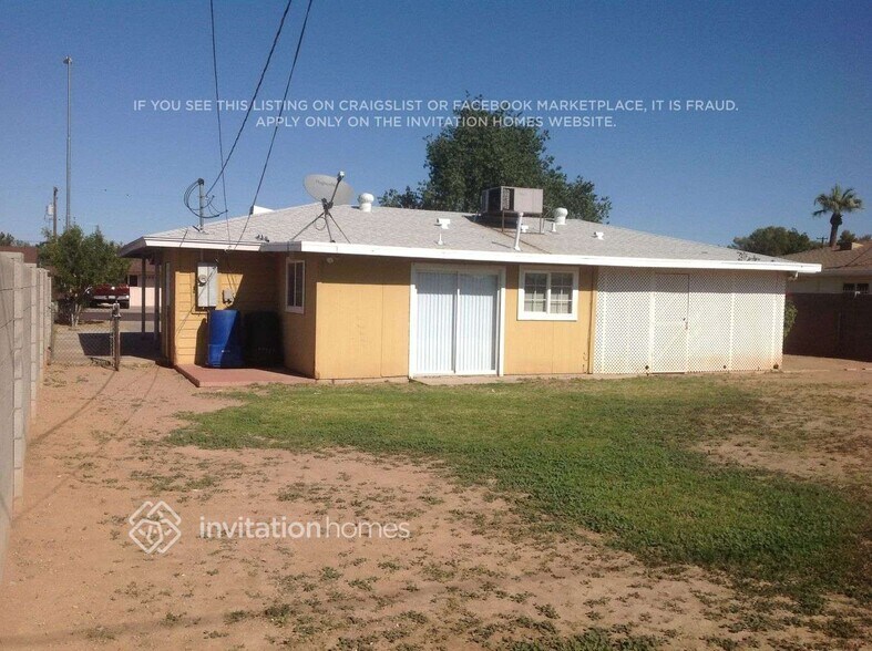 Building Photo - 1465 E Jarvis Ave