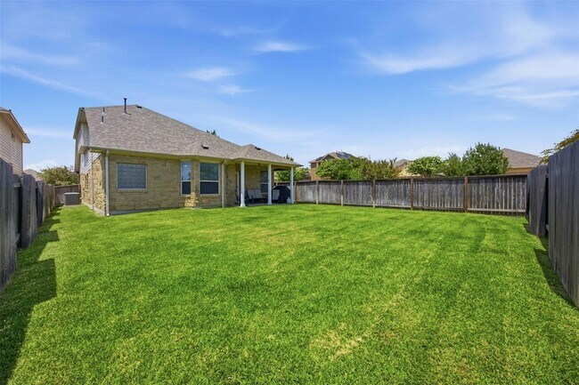 Building Photo - 328 Rock Mill Loop