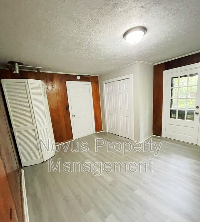 Building Photo - 110 Austin Cir