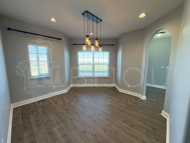 Building Photo - Spacious Country Living!