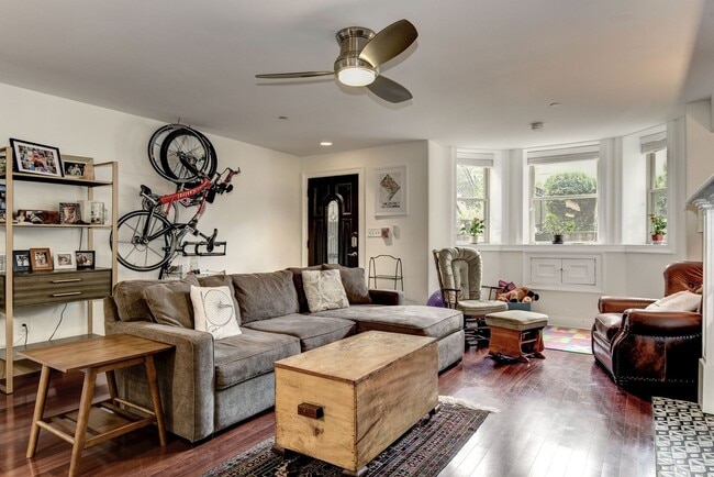 Building Photo - Historic Victorian Charm Meets Modern City Living — 1 BR + Den / 2 BA in Columbia Heights