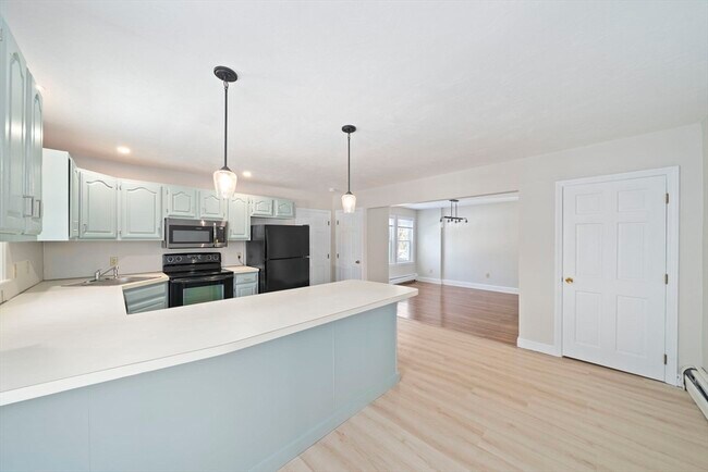 Building Photo - 44 Elm St