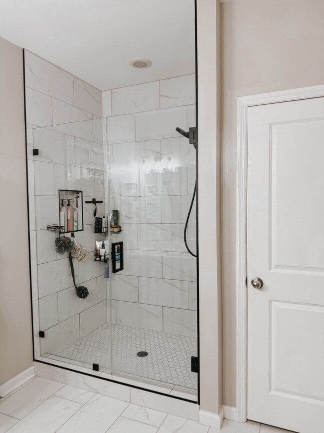 Building Photo - 105 Crossandra Ave