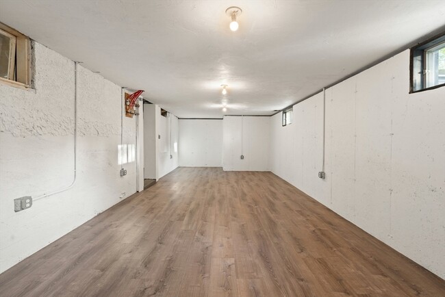 Building Photo - 62 Harding Rd