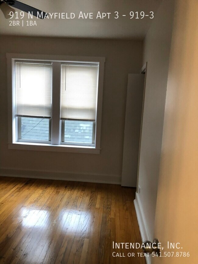 Building Photo - 919 N Mayfield Ave