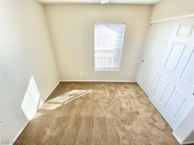 Building Photo - 8569 Rhamus Ct