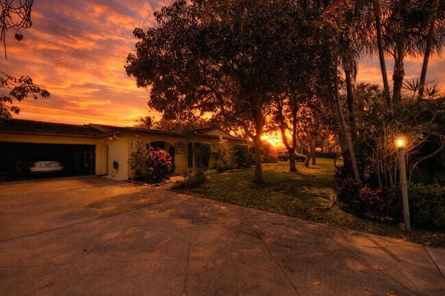 Building Photo - 7834 Edgewater Dr