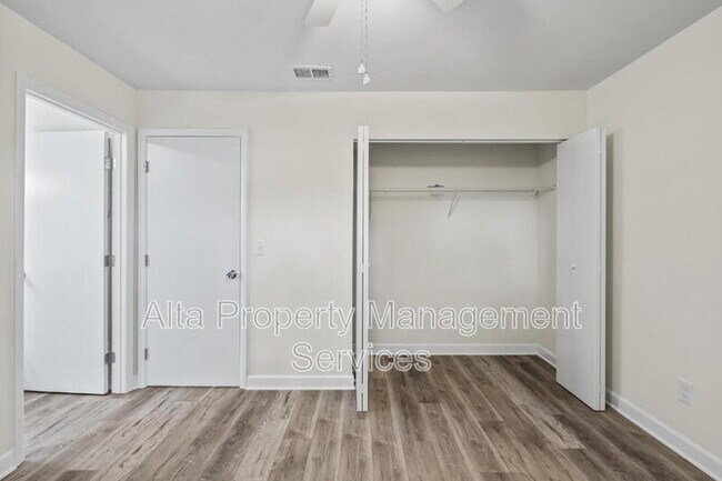 Building Photo - 1848 Willowood Dr