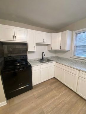 Building Photo - 829 Carson Rd