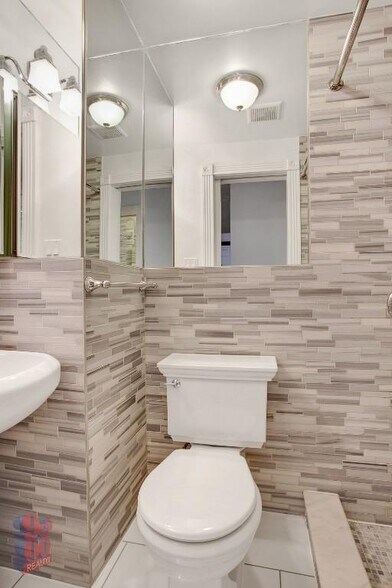 Building Photo - 147 Avenue A