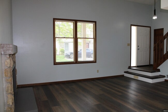 Building Photo - 6034 Sawmill Woods Dr