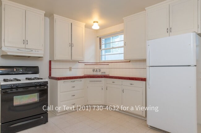 Building Photo - Nice 2 Bedroom, 1 Bath House, Pets OK