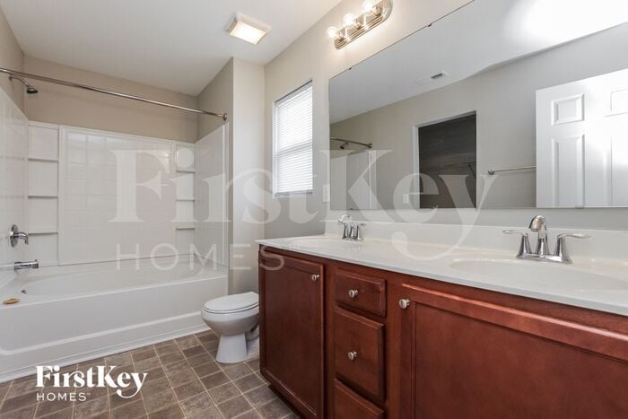 Building Photo - 1732 Larne Cir