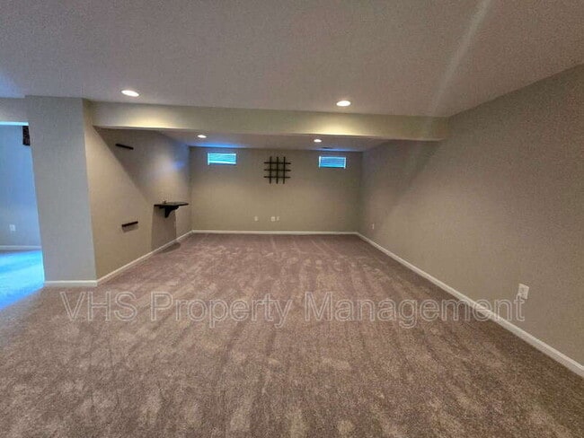 Building Photo - 2520 Post Oak Dr