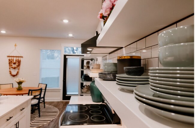 Building Photo - FURNISHED SKYE SINGLE FAMILY HOME