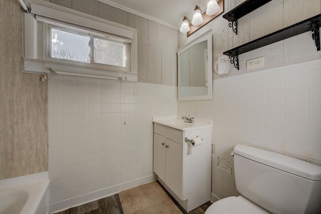 Building Photo - 2018 Tooles Bend Rd