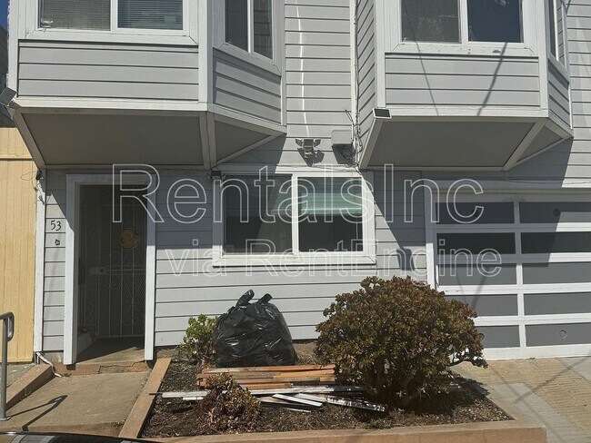 Building Photo - 53 Ledyard St