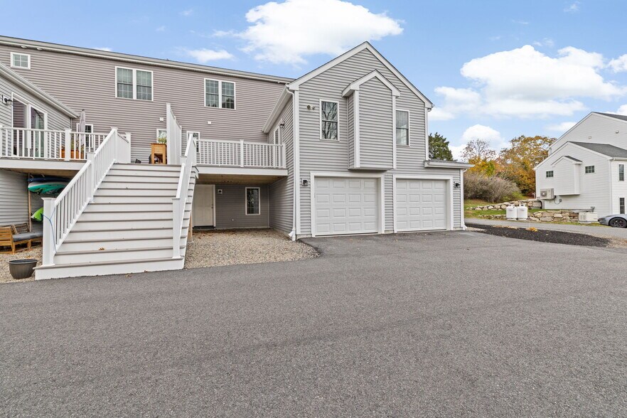 Building Photo - 145 Driftway