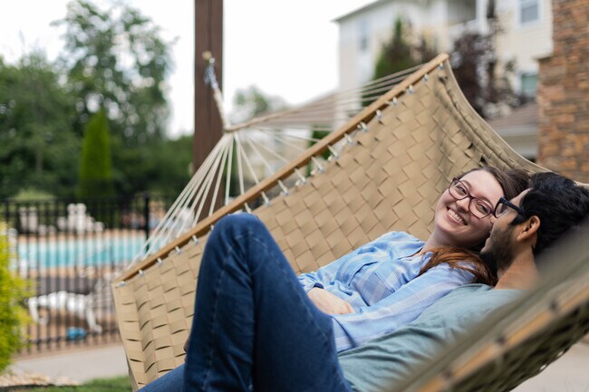 Building Photo - 2402 Clubhouse Ct