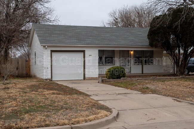 Building Photo - 216 W Patterson St