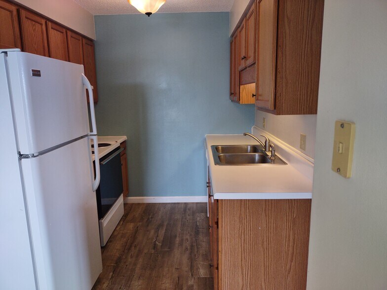 Building Photo - 432 Southampton Dr