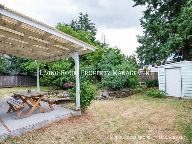 Building Photo - 8300 NE Tillamook St