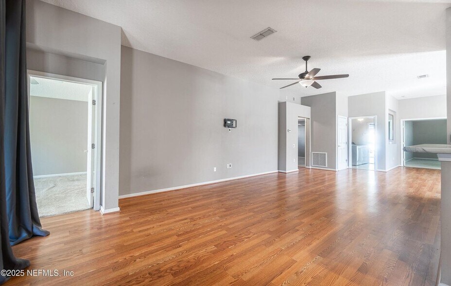 Building Photo - 1325 Fairway Village Dr