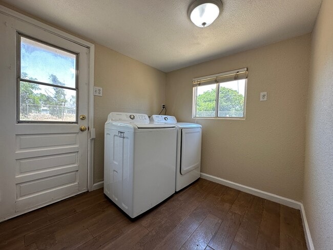 Building Photo - Cherry Valley 1