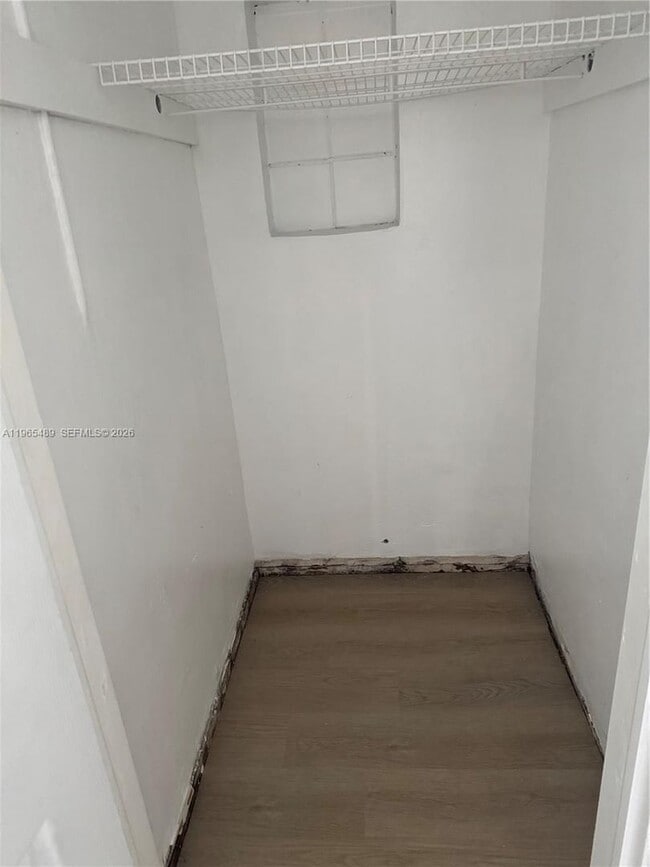 Building Photo - 344 SW 80th Ave