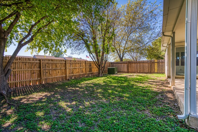 Building Photo - 9438 Celine Dr