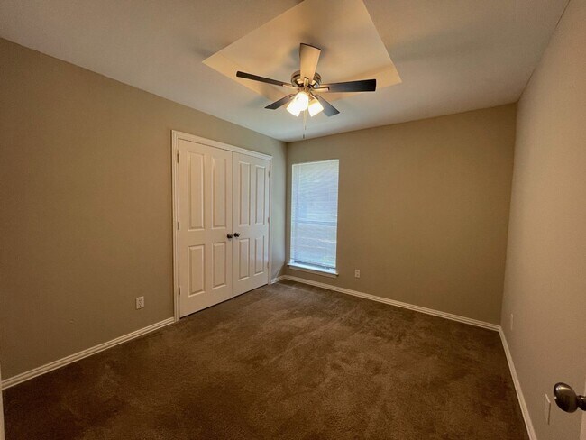 Building Photo - 5903 Sterling Green Trail