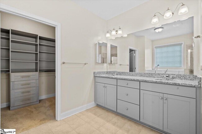 Building Photo - 906 Deephallow Pl