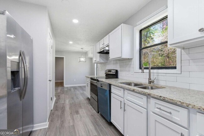 Building Photo - 4380 Cary Dr SW