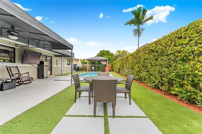 Building Photo - 2385 SW 131st Pl