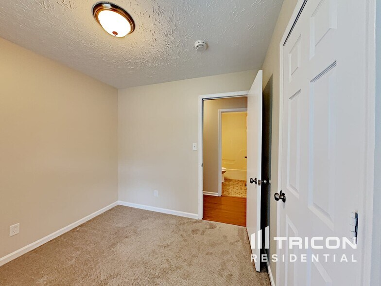Building Photo - 6034 Buell Ln