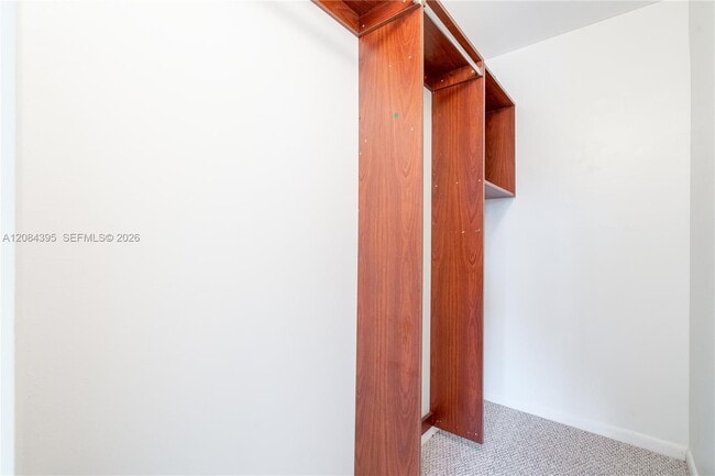 Building Photo - 523 Fanshaw M
